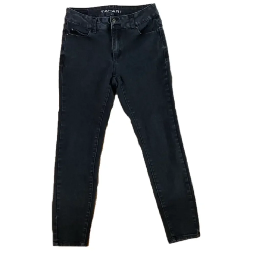 Tahari cropped skinny jeans size 4/27 black wash